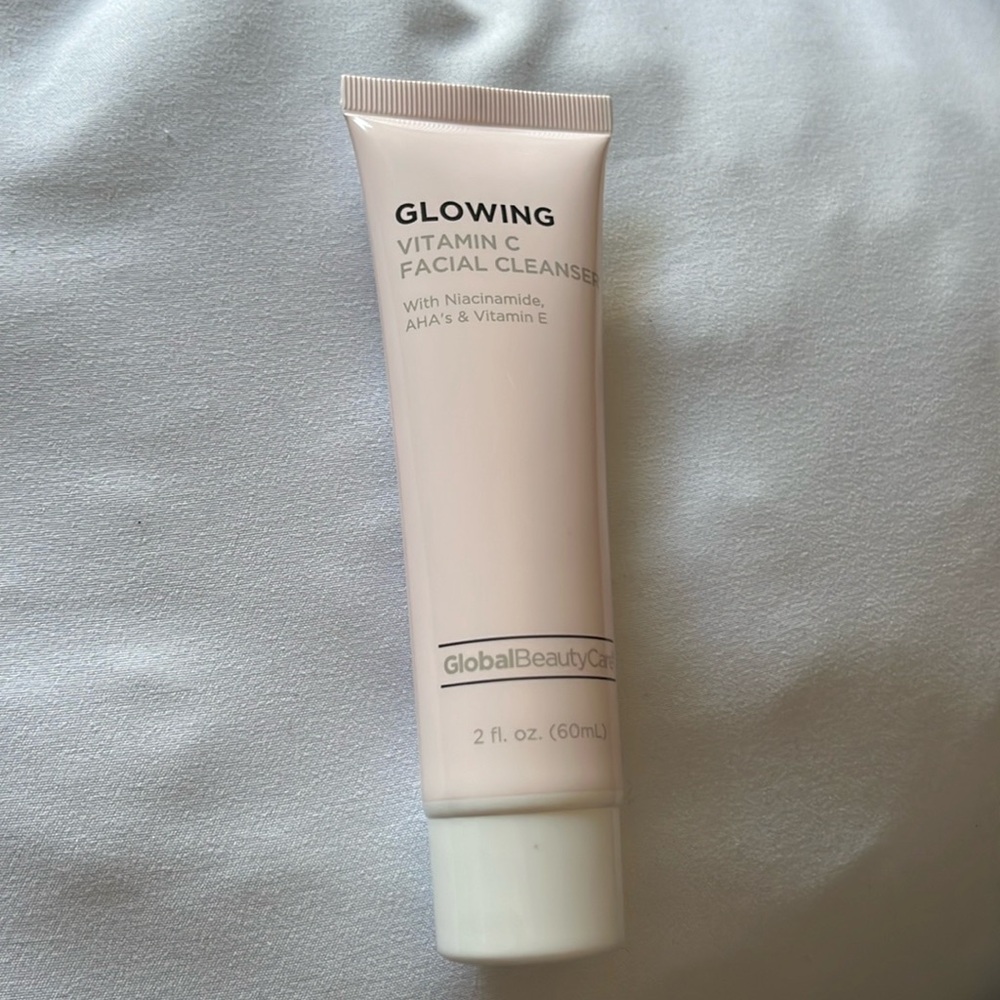 GlobalBeautyCare Glowing Vitamin C Facial Cleanser Niacinamide AHA’s Vitamin E